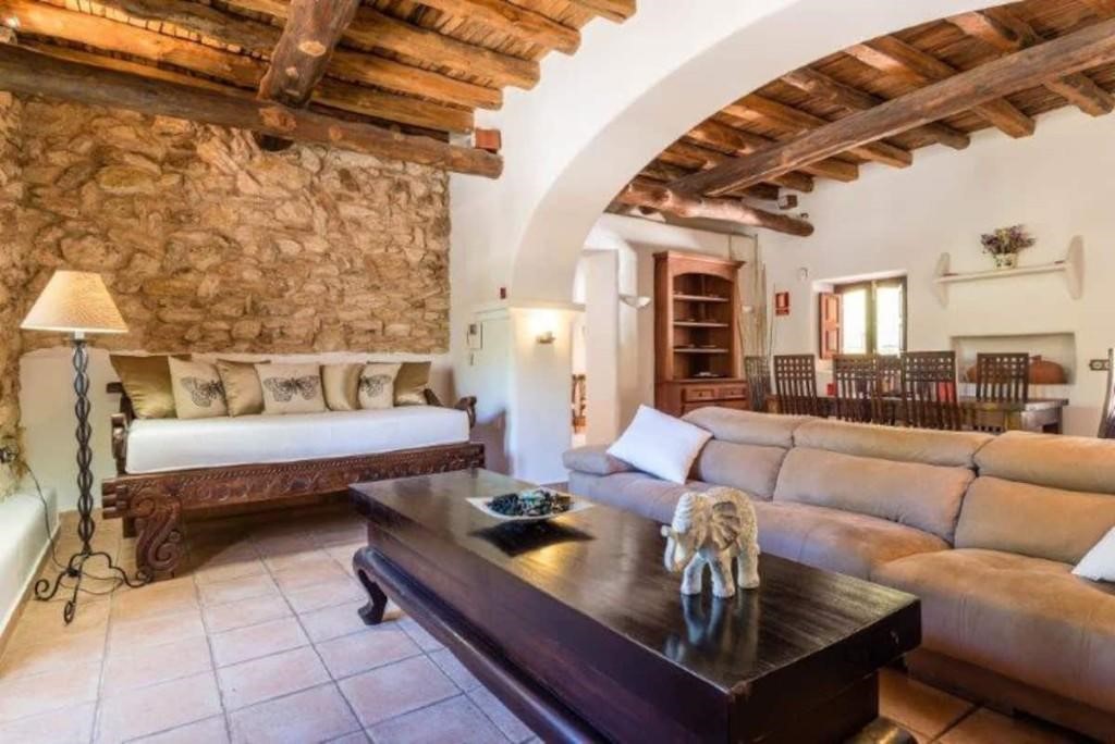 resa estates finca for sale santa gertrudis 2022 ibiza living room .jpg